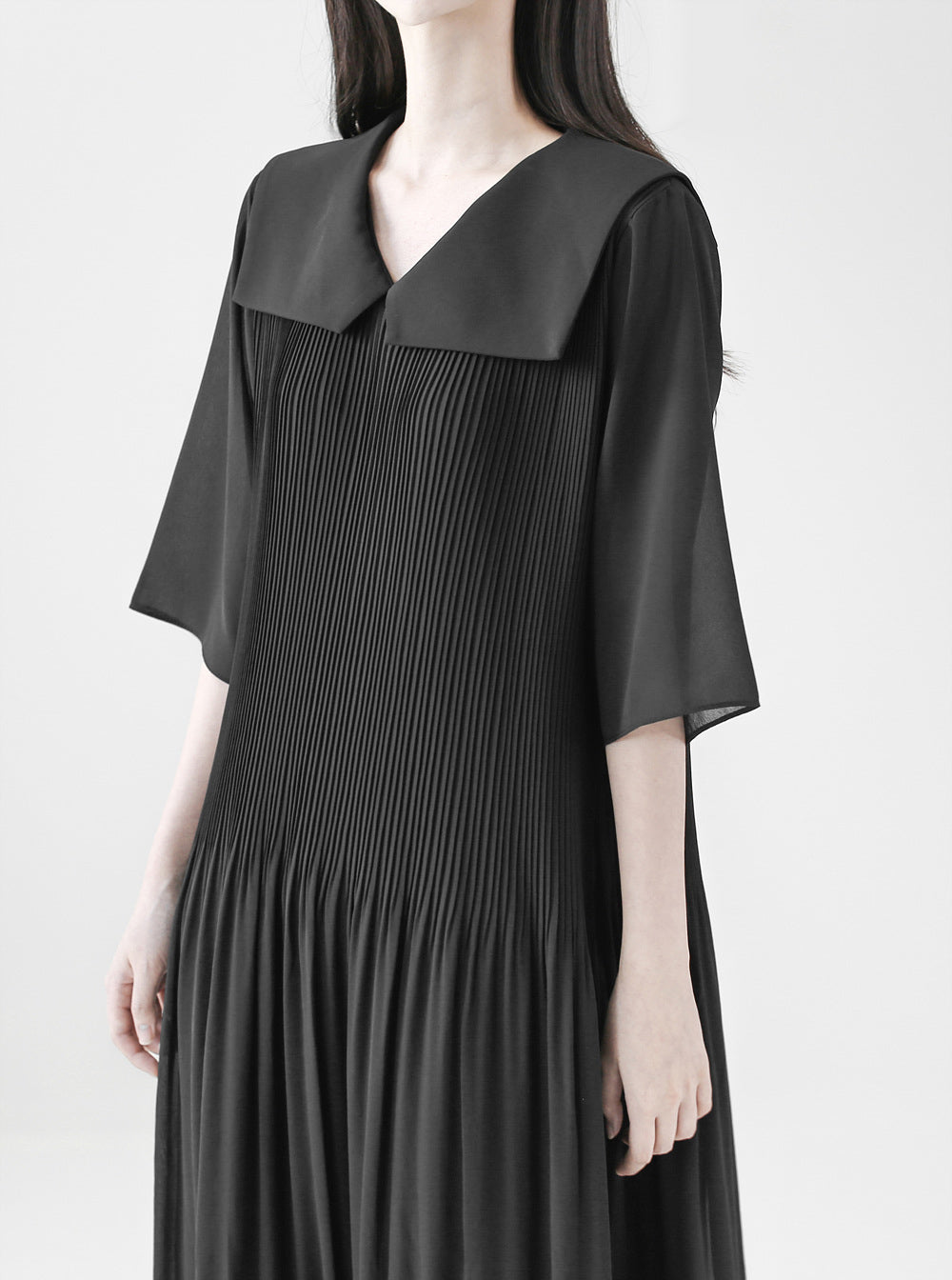 【THE MOZZ】Romel Chiffon Pleated One Piece THE MOZZ】Romel Chiffon Pleated One Piece