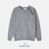 Round button knit
