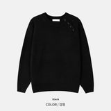 Round button knit