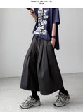 Noise Two-Tuck Bermuda Pants