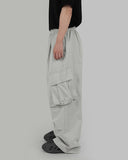 Oblique cargo pants