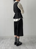 New Falling Two-Tuck Bermuda Slacks