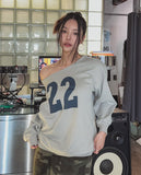 22 Cutting Off-Shoulder Sweatshirt