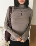 Soku Basic Layered Long-Sleeved Turtleneck T-Shirt