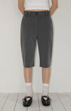 BUTTON CAPRI PANTS