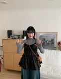 Chomin nylon back ribbon sleeveless blouse
