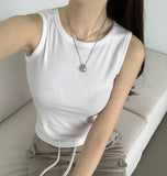 Inner round neck slim fit sleeveless