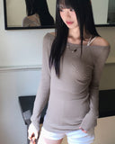 Teeret back slit cross strap punching U-neck off-shoulder long-sleeved T-shirt