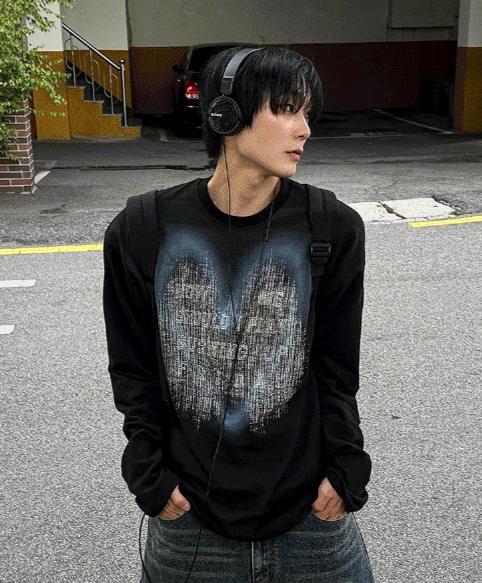 [COSYHARU公式]Hand Spray Brush Long Sleeve T-shirt COSYHARU (コシハル) - ハンドスプレーブラッシュ長袖Tシャツ