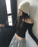 [Brushed Lining] Leha studded round neck slim t-shirt