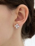 Essence Silver (W) Moissanite Bain Earrings M