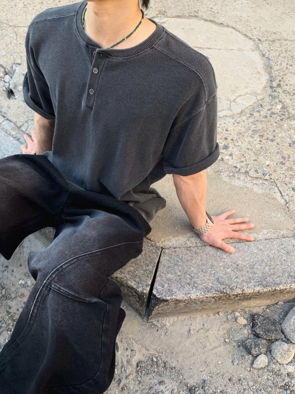 【DISCERNMENT】Loose Pigment Waffle Henley Neck DISCERNMENT (ディーサーメント) - ルーズピグメントワッフル