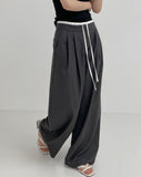 Color matching low strap wide slacks