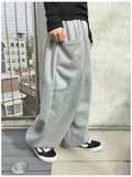 Mile Curved Two-Pocket Sweatpants