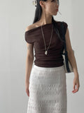 Shirring one off-shoulder T-shirt