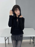 HOODED KEYHOLE SLEEVELESS