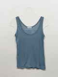 Dipping U-neck Sleeveless Top