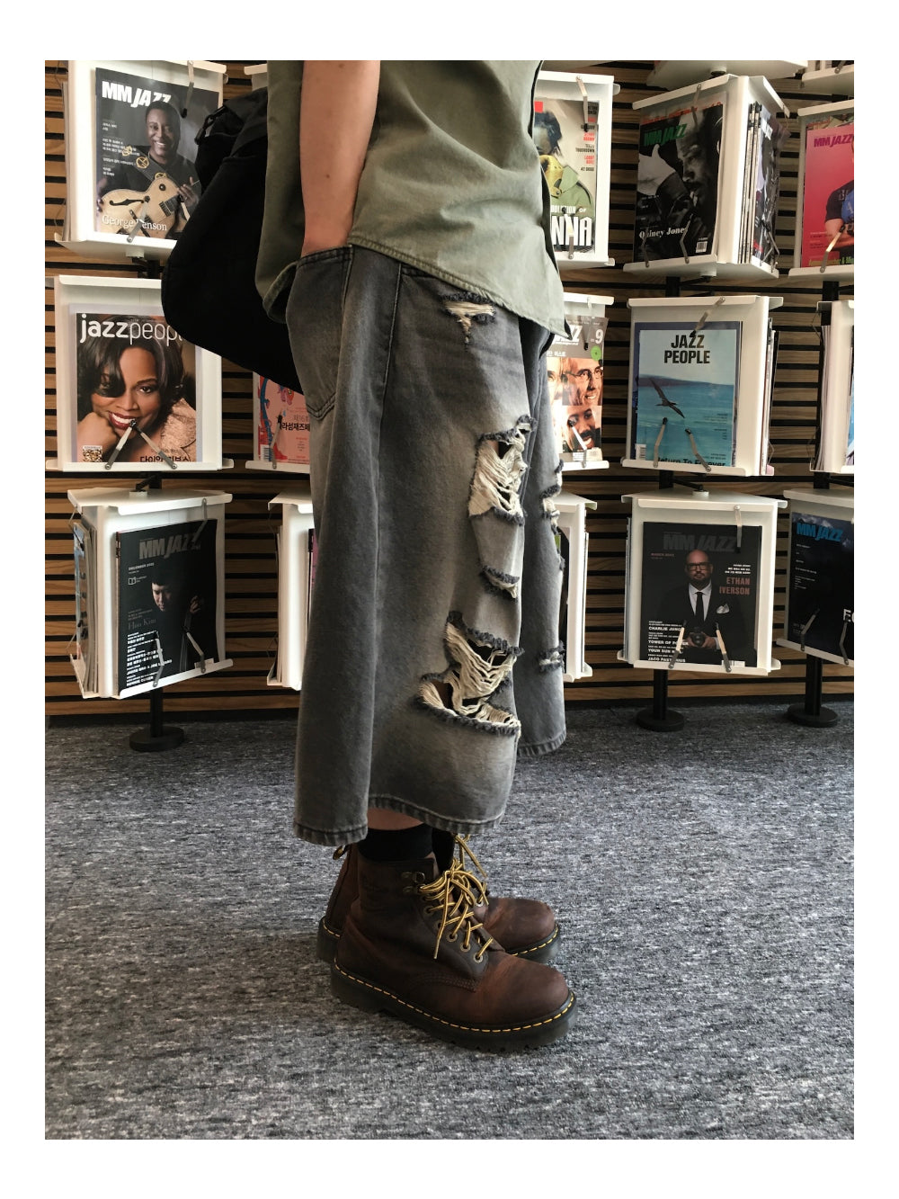 【DISCERNMENT】Melan Destroyed Bermuda Denim Pants Melan Destroid Bermuda Denim Pants 2C - DISCERNMENT | 60