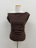 Shirring one off-shoulder T-shirt