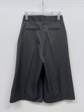 New Falling Two-Tuck Bermuda Slacks