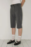 BUTTON CAPRI PANTS