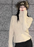 Cozy high-neck over knit