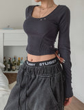 Dart incision u-neck long sleeves