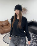 Faren Damaged V-neck Knit