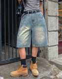 Side pin tuck washed bermuda denim pants