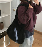 HUGGY FUR BAG