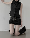 Noirine Button High-Neck Sleeveless Vest