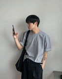 Incision fine round short sleeve tee
