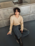 Official cable V-neck knit