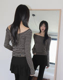 Edet Stripe Slim Off-Shoulder Long-Sleeved T-Shirt