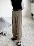 Rolling pintuck wide slacks