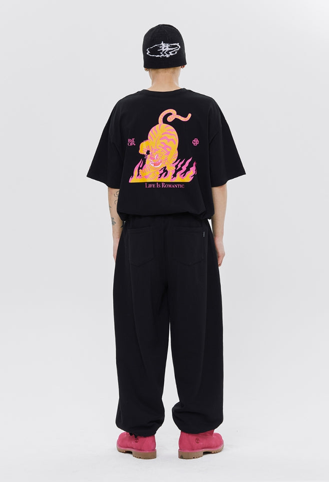 [ROMANTIC CROWN] BLAZE REEL TIGER TEE SHIRT/追跡付 BLAZE REEL TIGER TEE SHIRT_BLACK | ROMANTIC CROWN
