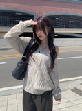 Picker V-neck Loose Cable Knit