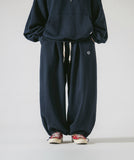 [AG.W] Valley Tuck Wappen Wide Sweat Pants