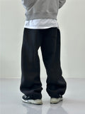 Leo Curved Cut Sweatpants