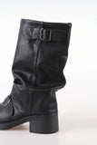 Wrinkle strap middle boots