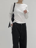 Boat neck pleated long sleeve T-shirt