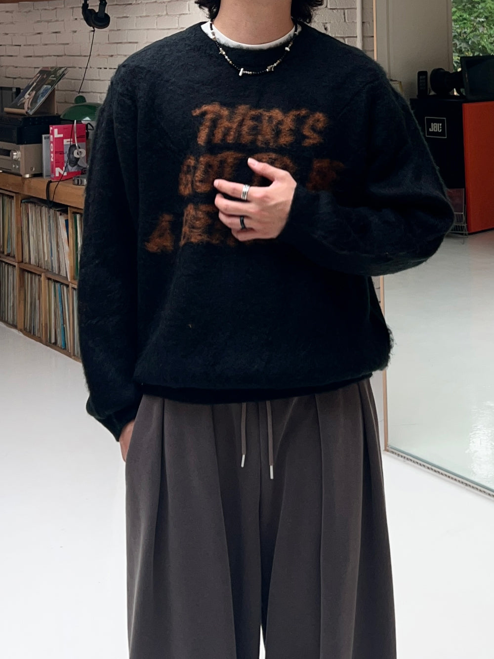 【KOOLOSET】Soft Brush Lettering Round Knit KOOLOSET (クロゼット) - ソフトブラッシュレタリングラウンド