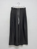 Color matching low strap wide slacks