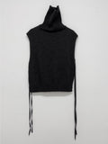 Turtleneck wool slit vest