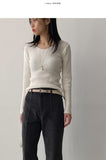 [Tie SET] Sheep V-neck Knit T-shirt