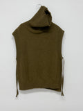 Turtleneck wool slit vest