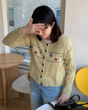 Pulling Flower Round Knit Cardigan