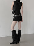 Noirine Button High-Neck Sleeveless Vest