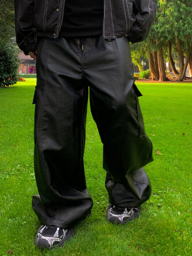 【DISCERNMENT】Buffing leather cargo pants DISCERNMENT (ディーサーメント) - バフィングレザーカーゴ