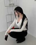 Button Slim V-Neck Knit
